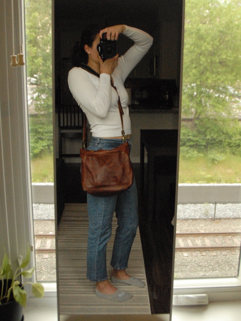 Portland Leather Medium Crossbody Tote with Zipper in Nutmeg - Picture 7 of 11